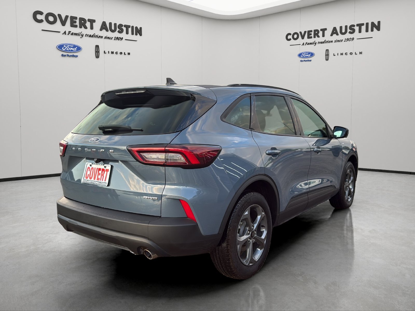Certified 2025 Ford Escape ST-Line Select AWD/4WD image 5