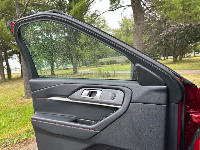 Certified 2025 Ford Explorer ST-Line w/ ST-Line Street Pack AWD/4WD image 24