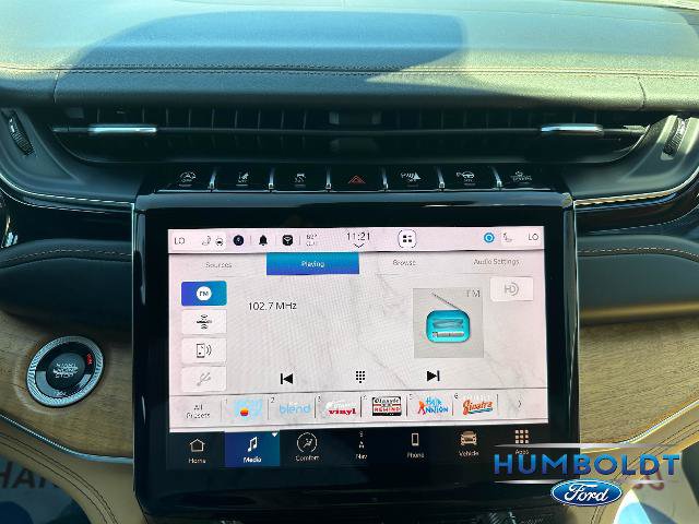 Used 2023 Jeep Grand Cherokee Summit AWD/4WD image 23