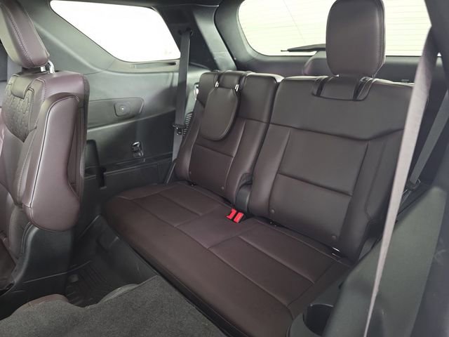 Certified 2025 Ford Explorer Platinum w/ Ultimate Package AWD/4WD image 20