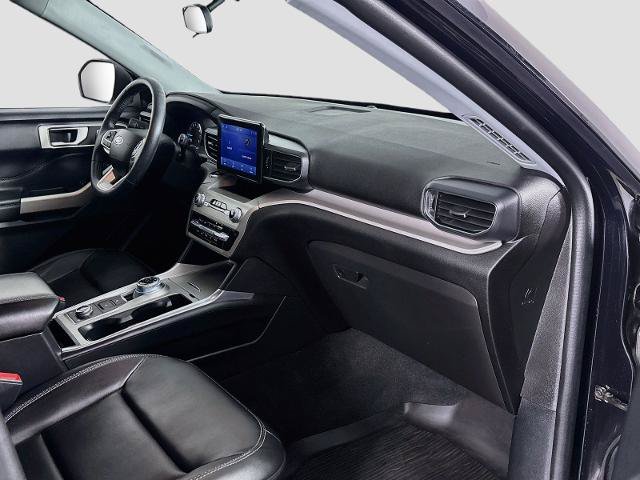 Certified 2023 Ford Explorer XLT w/ Equipment Group 202A AWD/4WD image 28