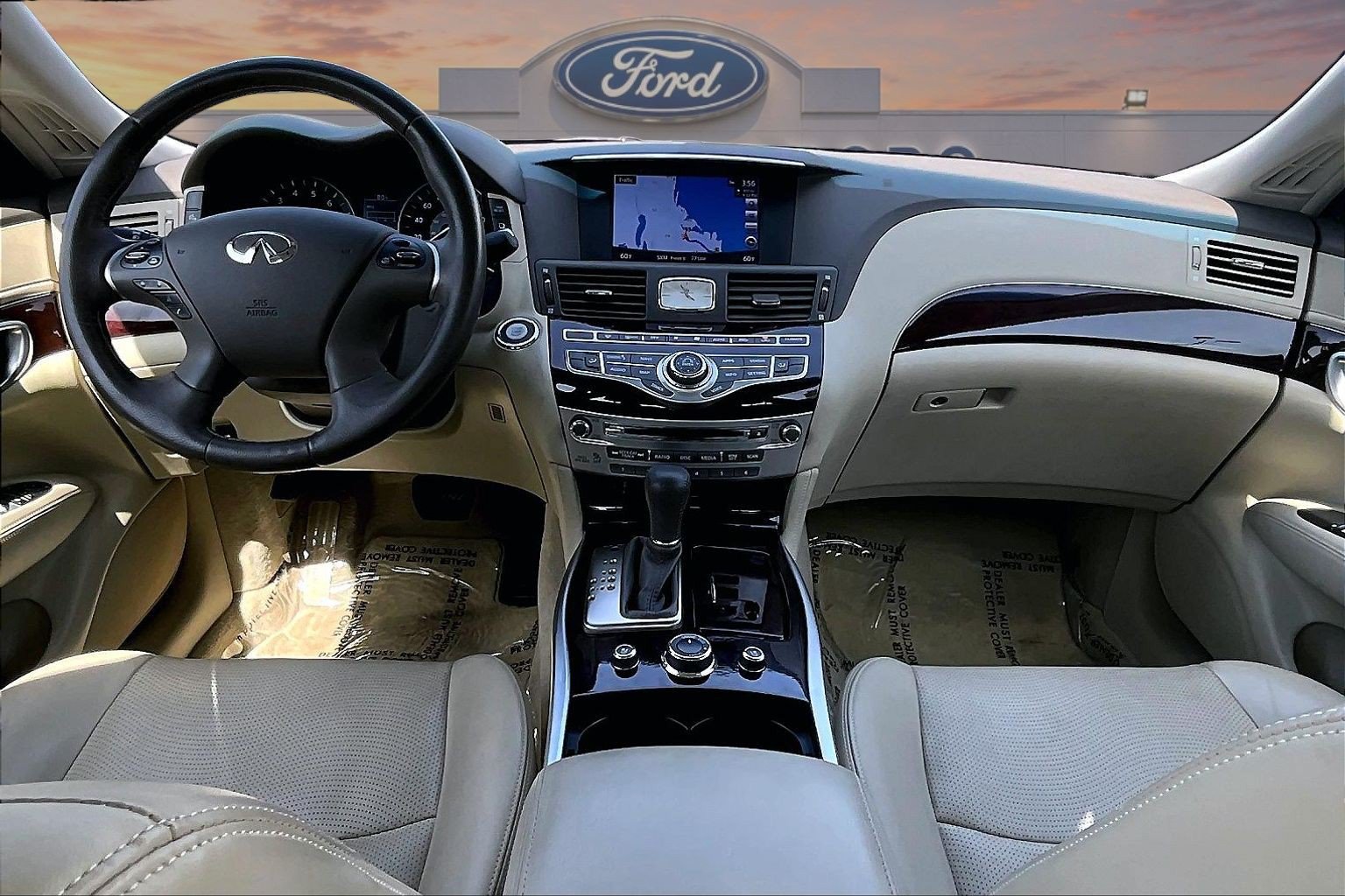 Used 2019 INFINITI Q70 Luxe AWD/4WD image 16