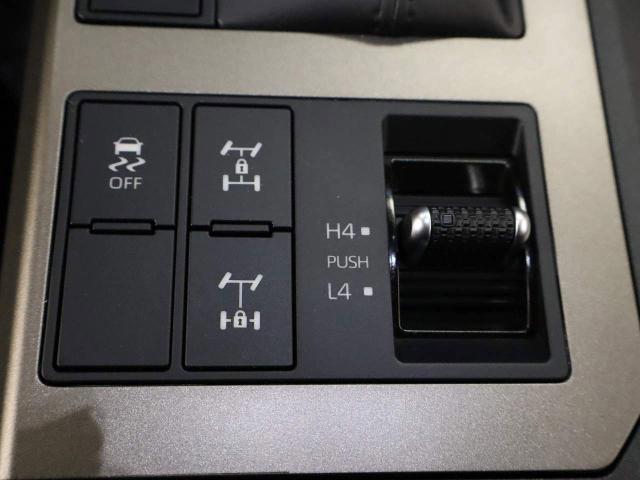 Used 2025 Toyota Land Cruiser w/ Premium Package AWD/4WD image 39