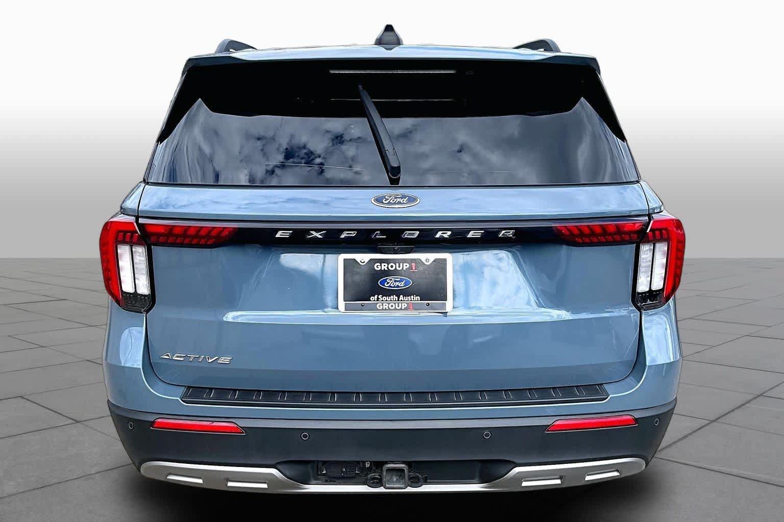 Certified 2025 Ford Explorer Active w/ Active Comfort Package RWD image 5