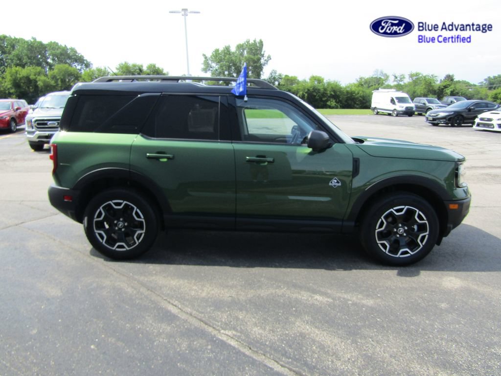 Certified 2025 Ford Bronco Sport Outer Banks w/ Outer Banks Tech Package+ AWD/4WD image 9