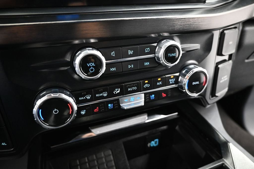Certified 2024 Ford F250 Lariat w/ Sport Appearance Package AWD/4WD image 17