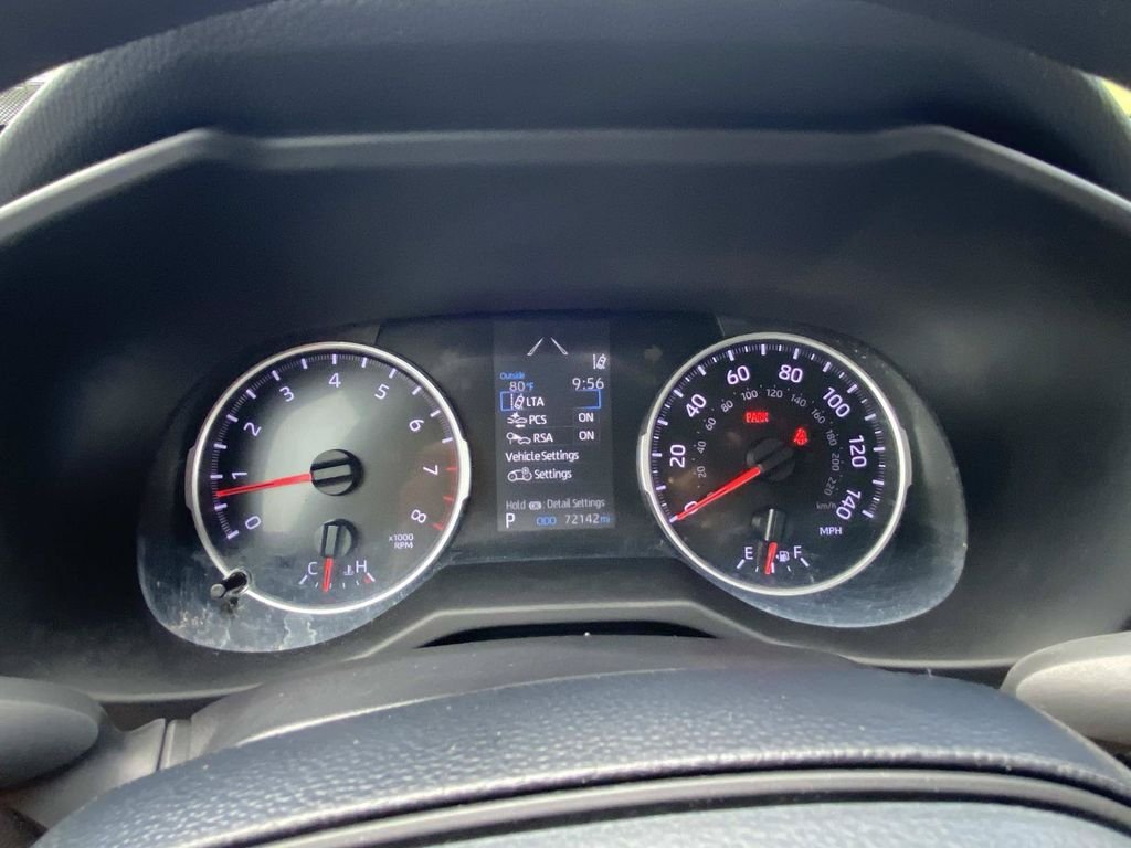 Used 2021 Toyota RAV4 LE FWD image 32