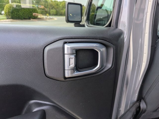 Used 2021 Jeep Gladiator Sport AWD/4WD image 25