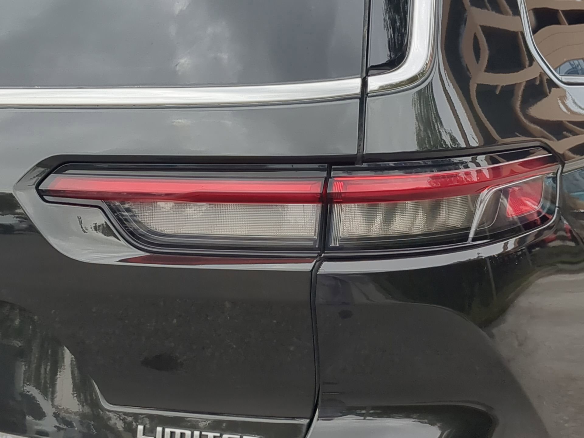 Used 2024 Jeep Grand Cherokee L Limited image 37