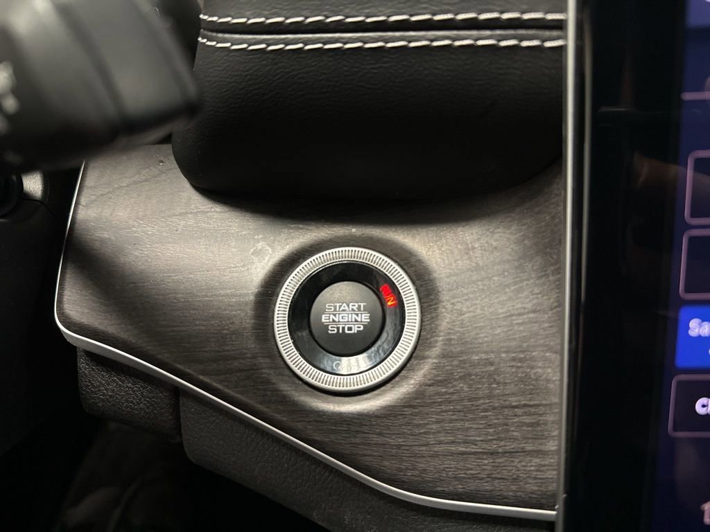 Used 2022 Jeep Grand Cherokee L Limited image 35