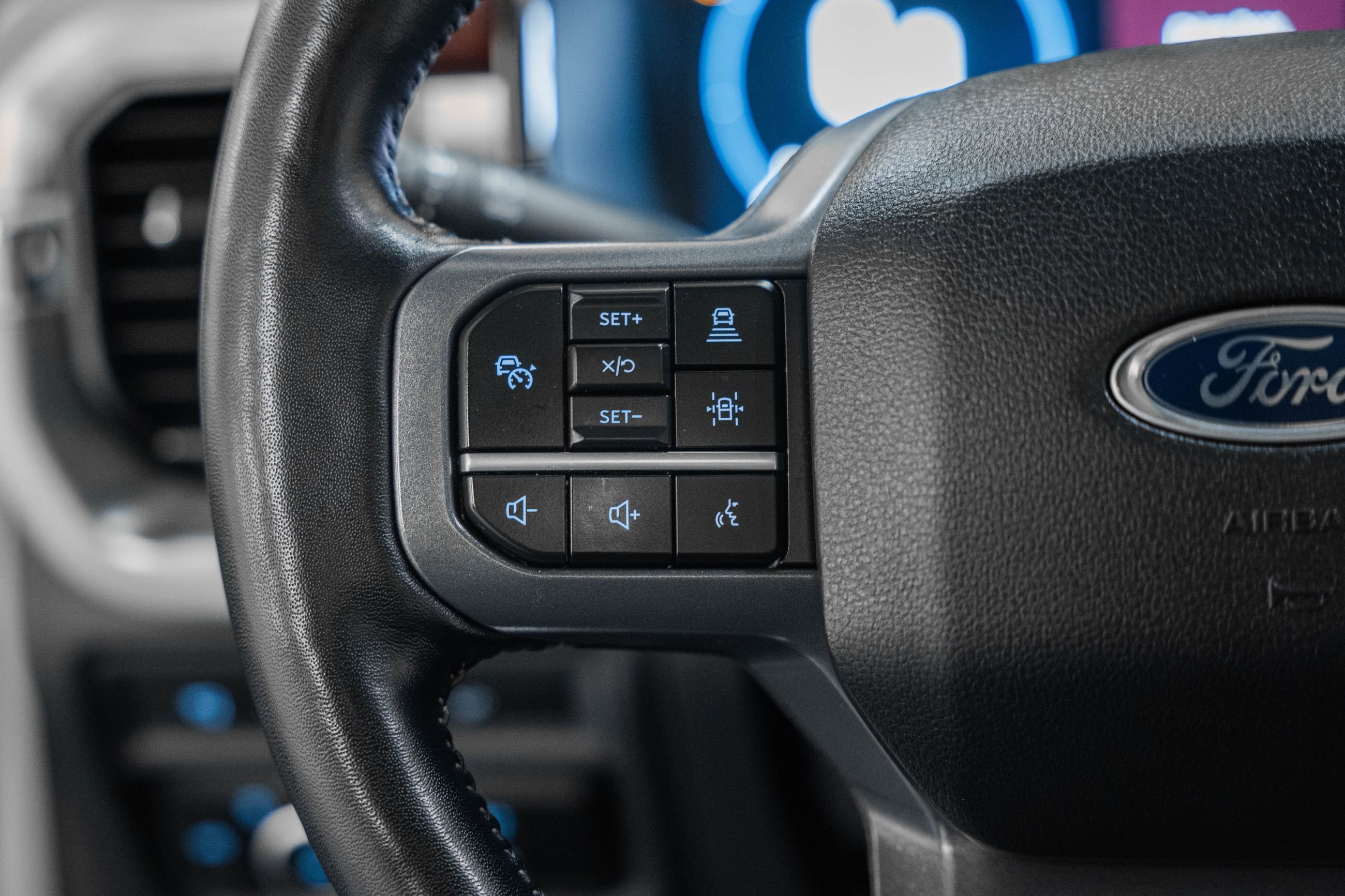 Certified 2023 Ford F150 Lariat w/ Equipment Group 502A High image 38