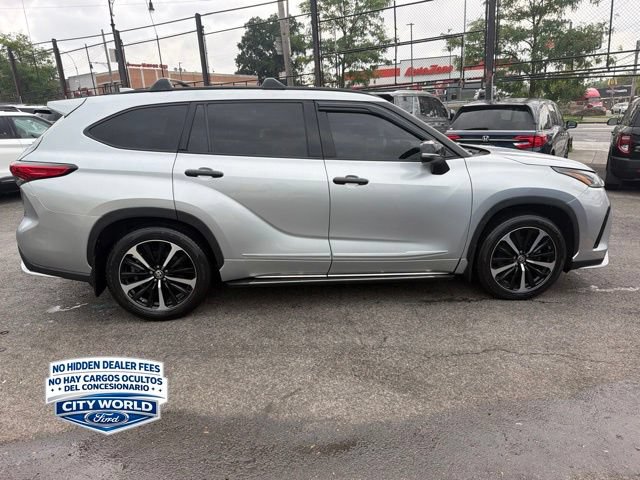 Used 2021 Toyota Highlander XSE AWD/4WD image 4