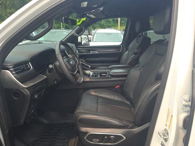 Used 2022 Jeep Wagoneer Series II AWD/4WD image 11