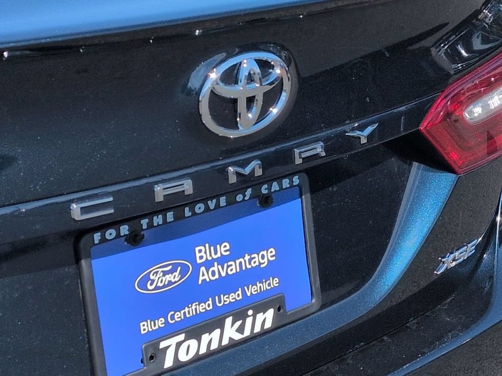 Used 2018 Toyota Camry XSE FWD image 25