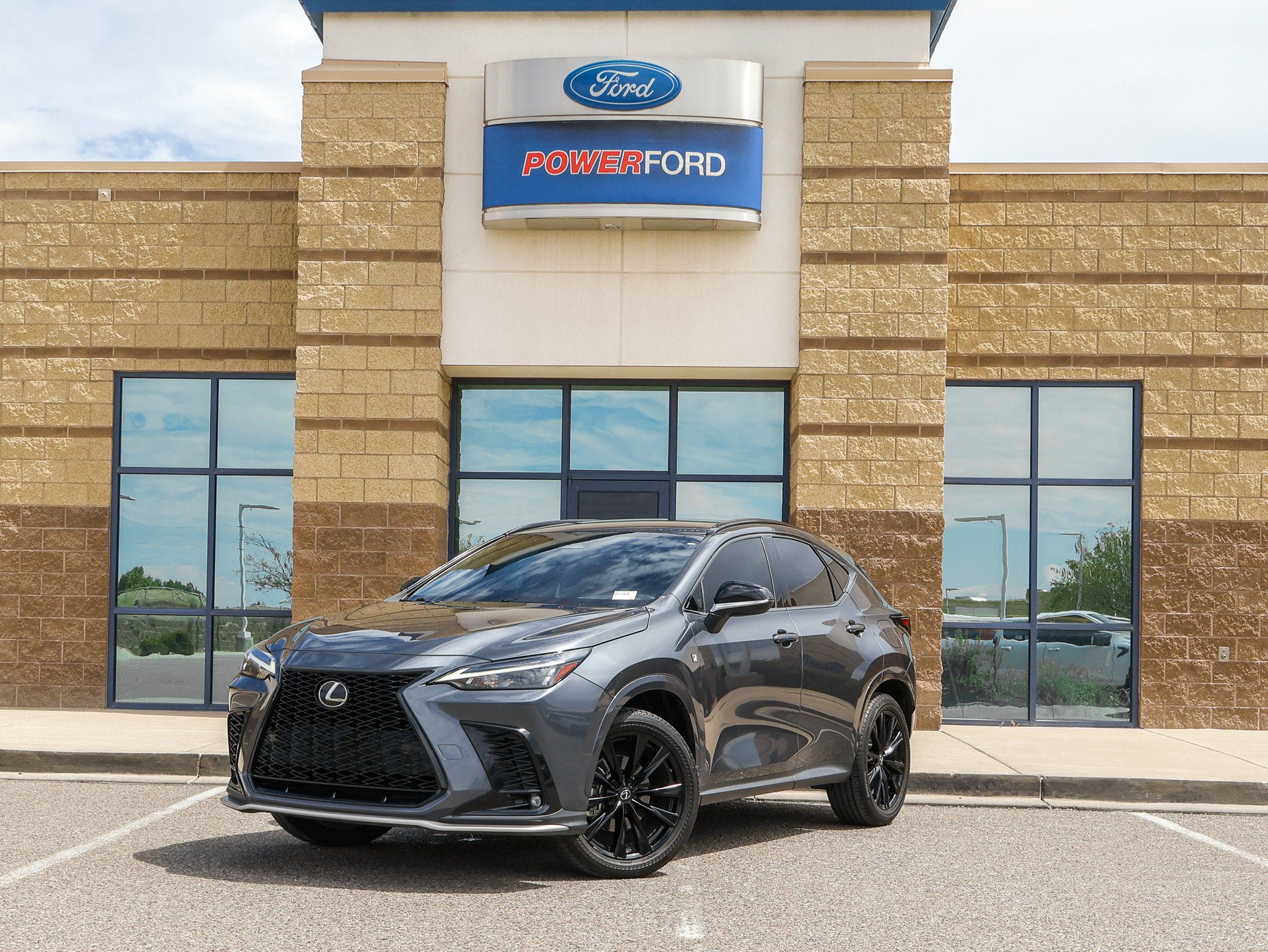 Used 2022 Lexus NX 350 F Sport w/ Towing Package (2000 Lbs) AWD/4WD image 2