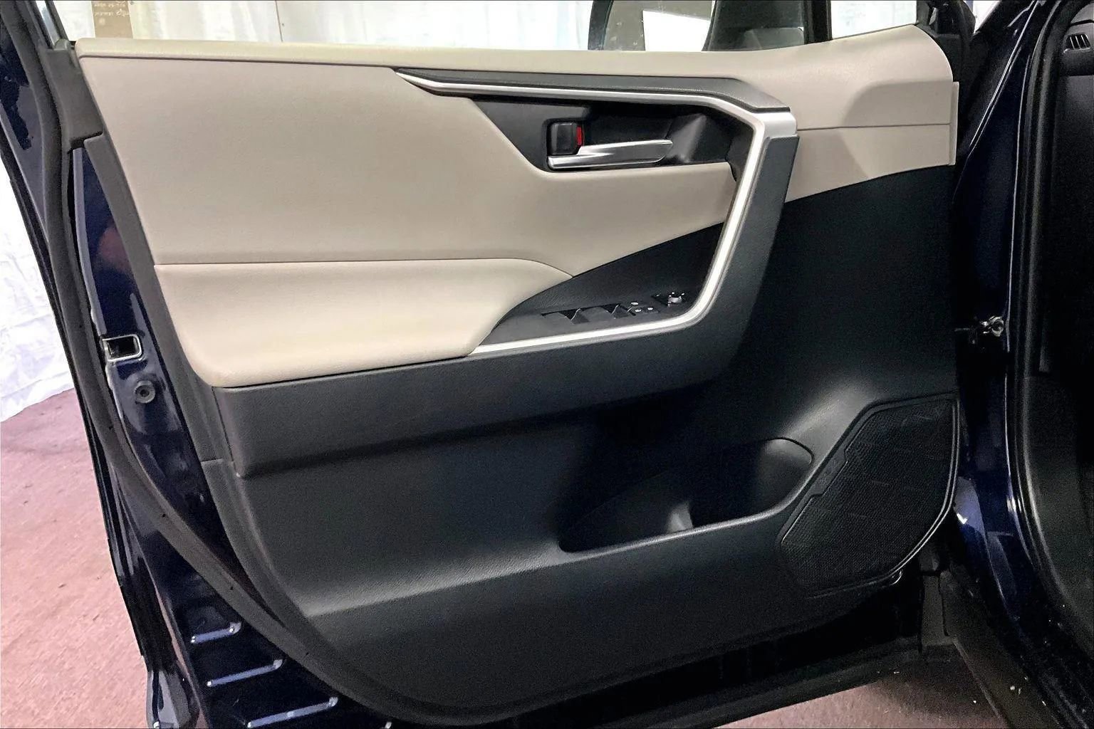 Used 2019 Toyota RAV4 XLE w/ All Weather Liner Package image 22