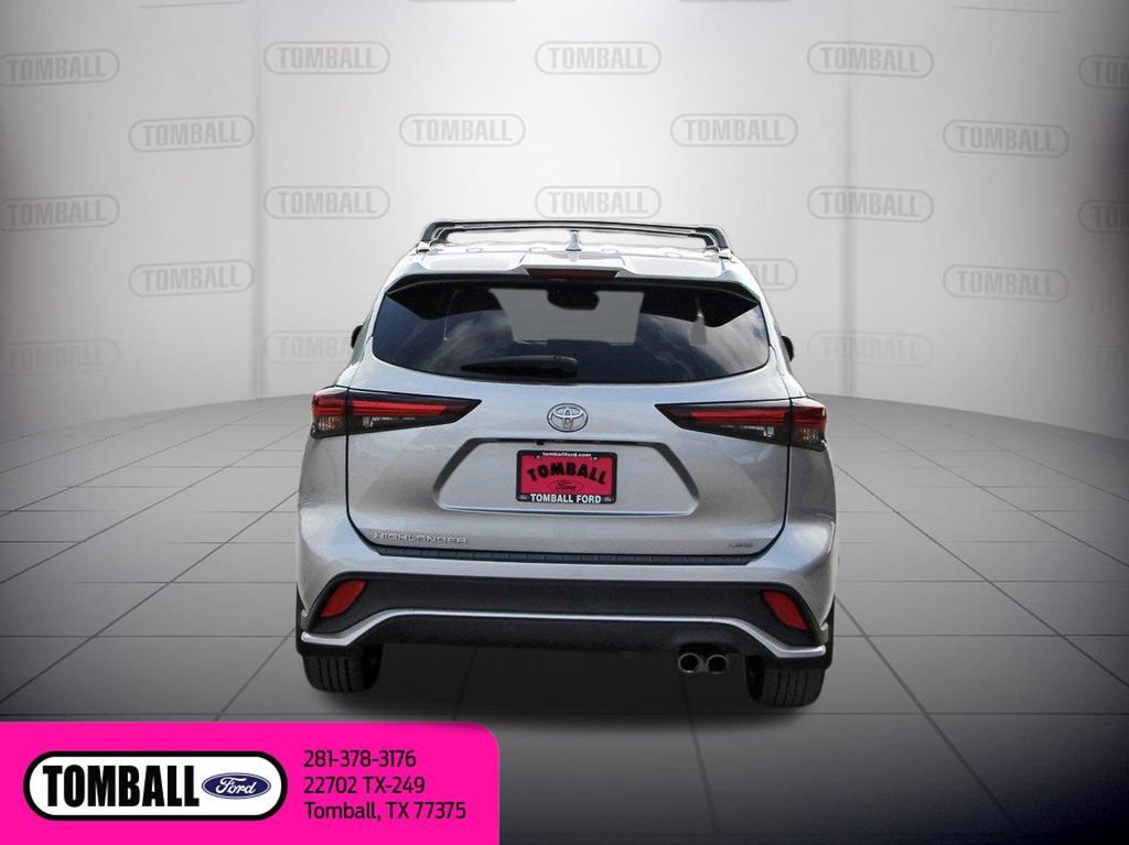 Used 2024 Toyota Highlander XSE FWD image 7