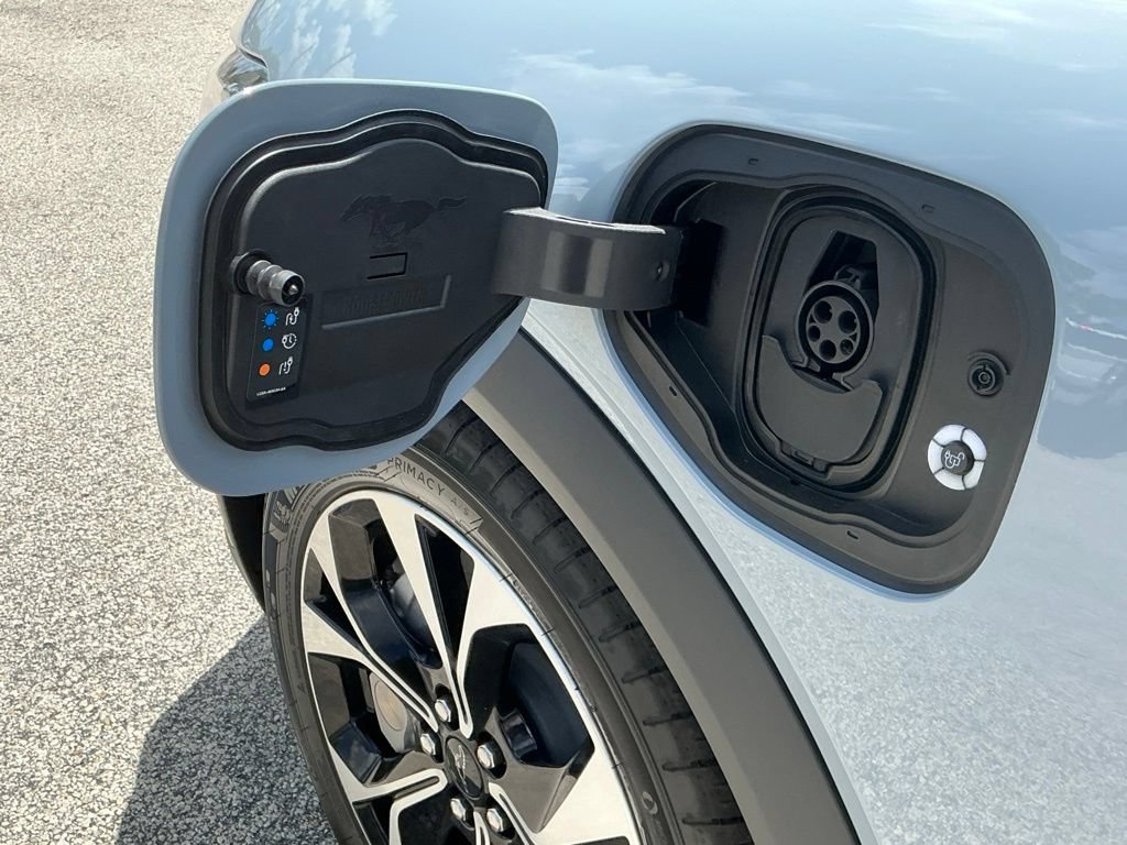Certified 2025 Ford Mustang Mach-E Select RWD image 29