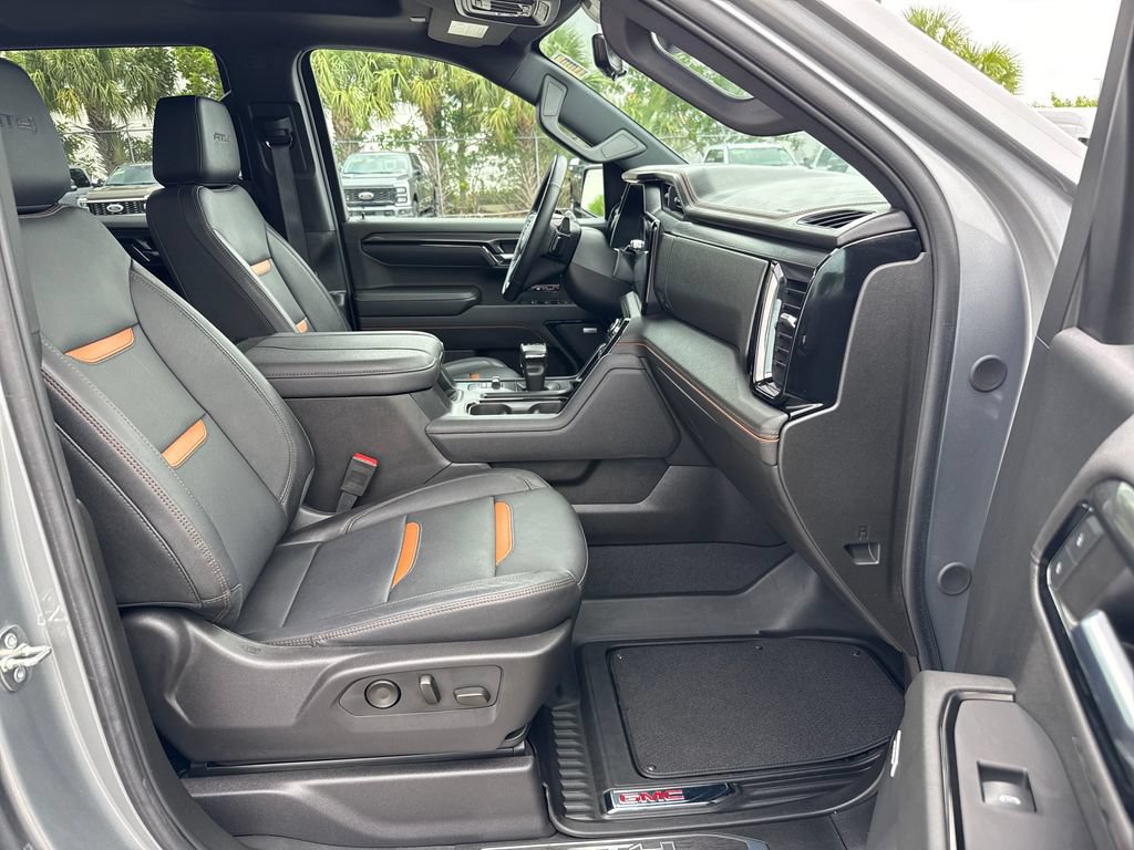 Used 2024 GMC Sierra 1500 AT4 w/ Technology Package AWD/4WD image 29