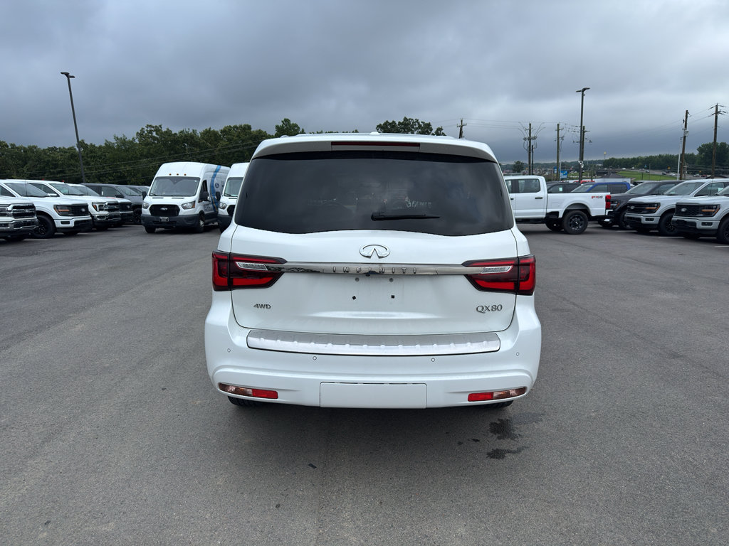 Used 2024 INFINITI QX80 Sensory AWD/4WD image 6