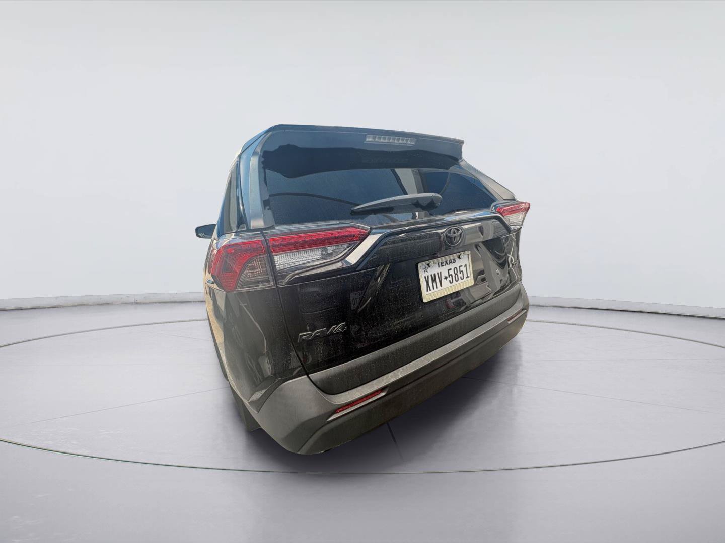 Used 2024 Toyota RAV4 XLE w/ Convenience Package FWD image 6