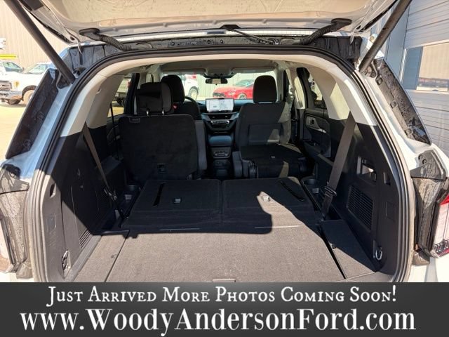Certified 2025 Ford Explorer Active RWD image 7
