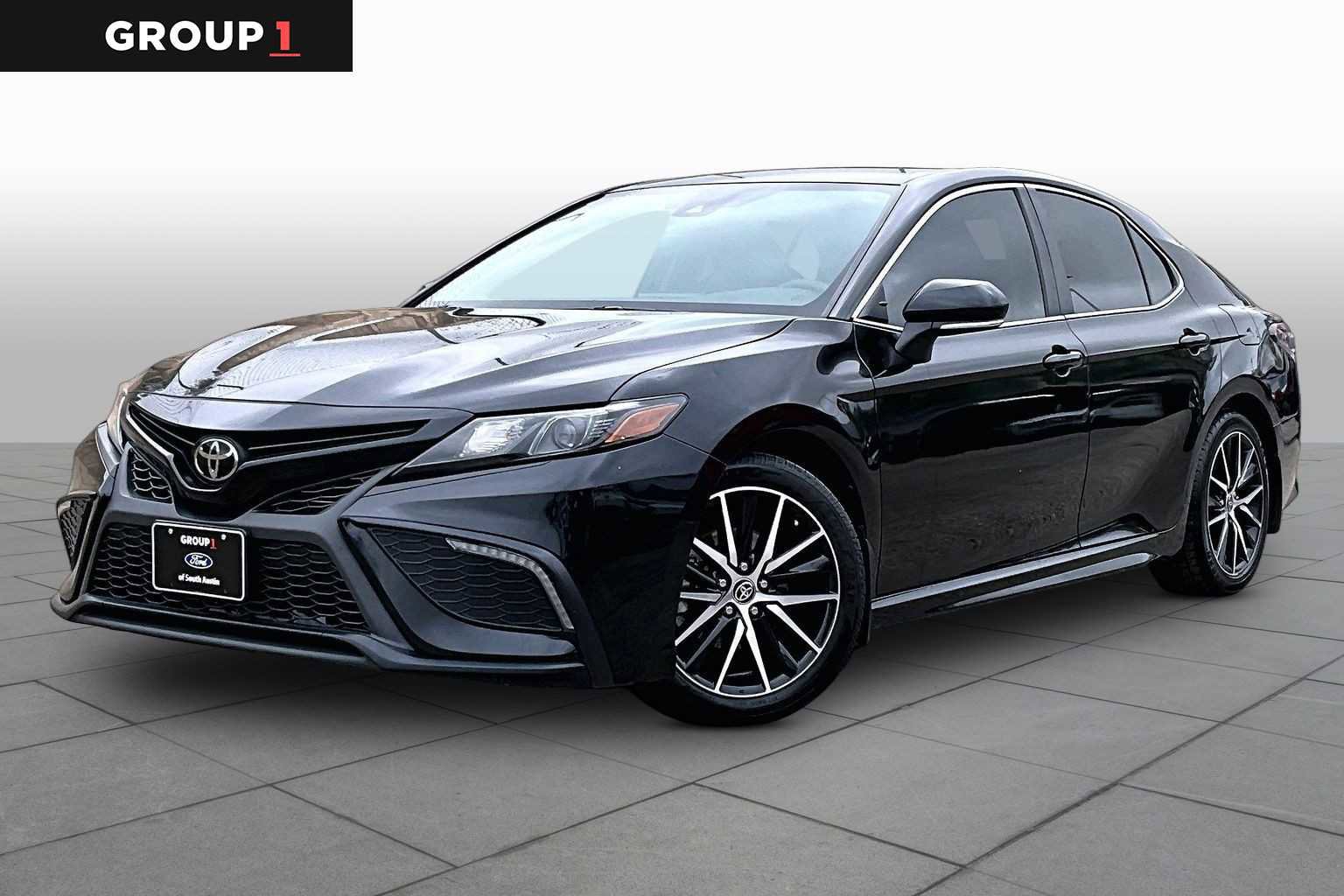 Used 2023 Toyota Camry SE FWD image 5