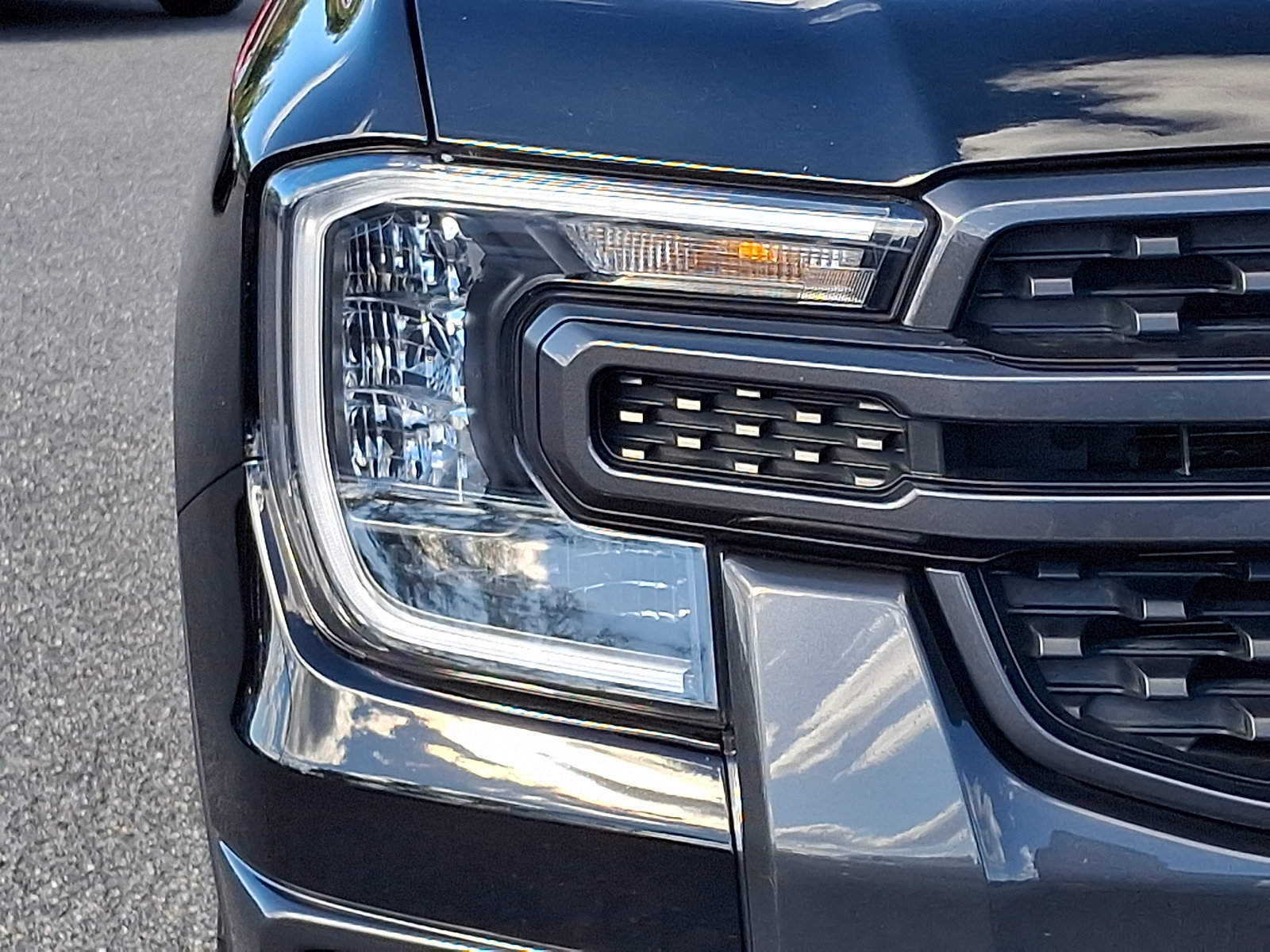 Certified 2025 Ford Ranger XLT w/ Trailer Tow Package AWD/4WD image 10