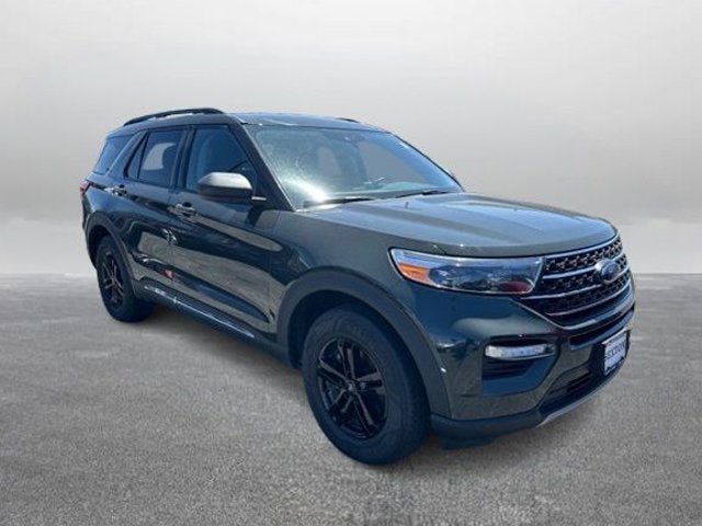 Certified 2022 Ford Explorer XLT w/ Equipment Group 202A AWD/4WD image 5