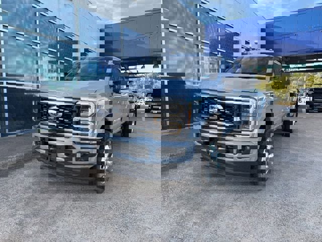 Certified 2026 Ford F450 Platinum image 4