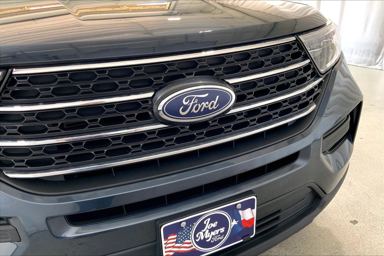 Certified 2024 Ford Explorer XLT RWD image 27