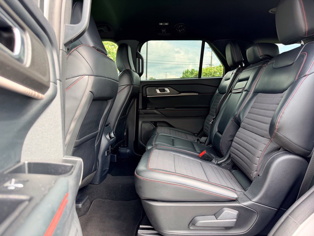 Certified 2025 Ford Explorer ST-Line w/ ST-Line Street Pack AWD/4WD image 16