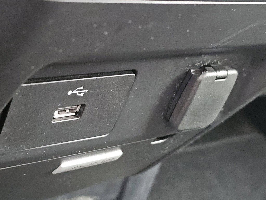 Certified 2017 Ford F250 XLT w/ XLT Value Package image 26