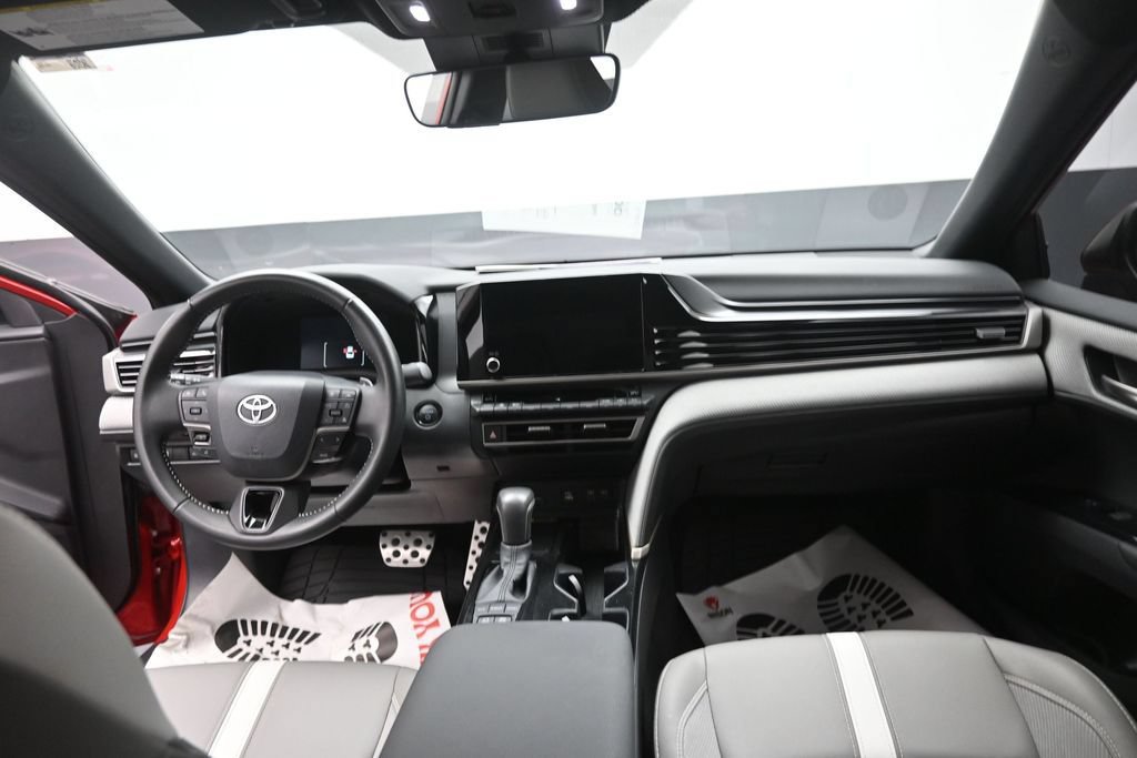 Used 2025 Toyota Camry SE w/ Convenience Package FWD image 12