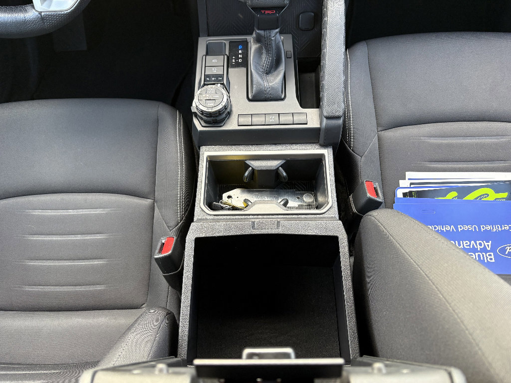 Used 2024 Toyota Tacoma TRD Off-Road AWD/4WD image 27