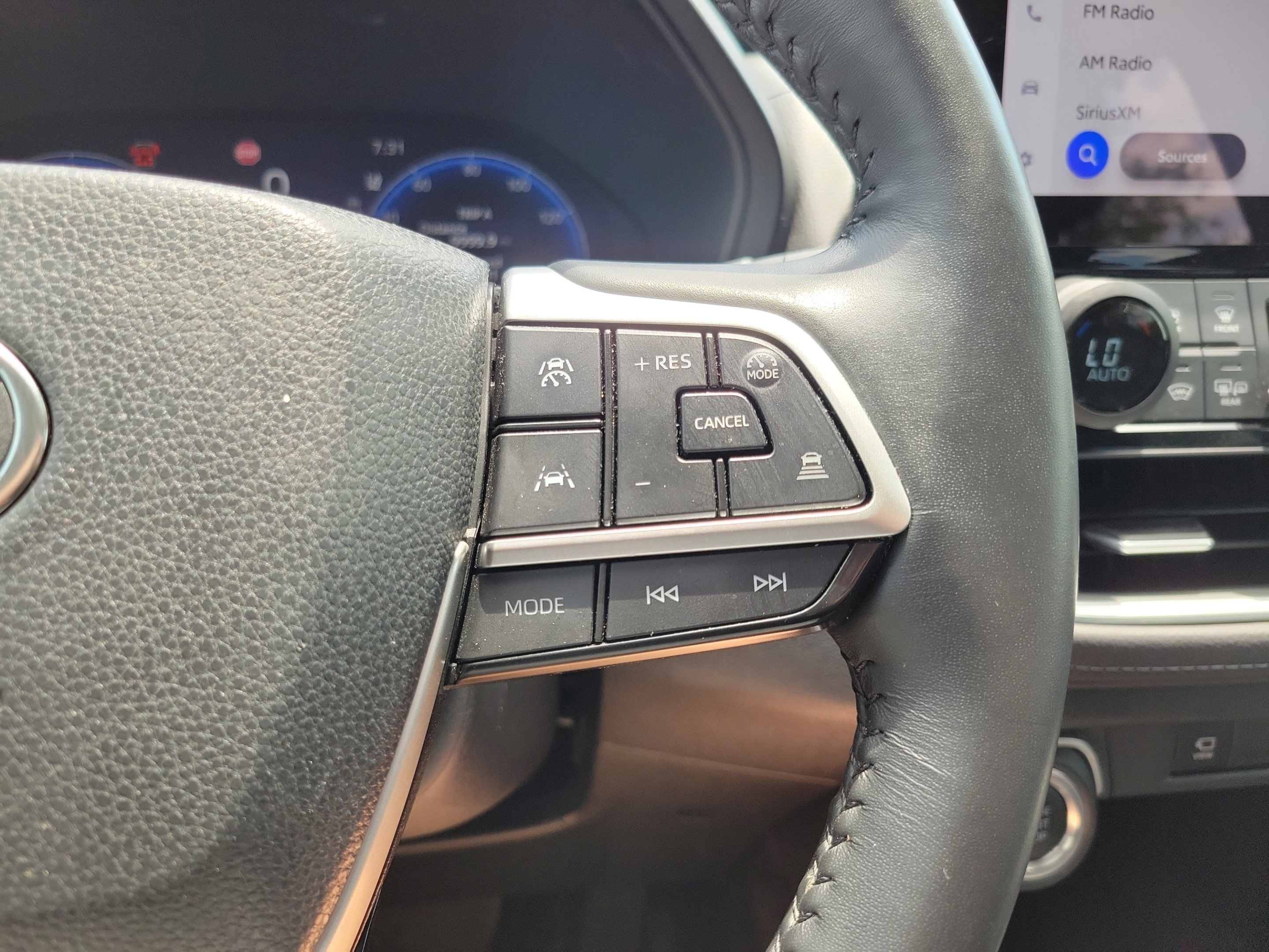 Used 2024 Toyota Grand Highlander AWD image 22