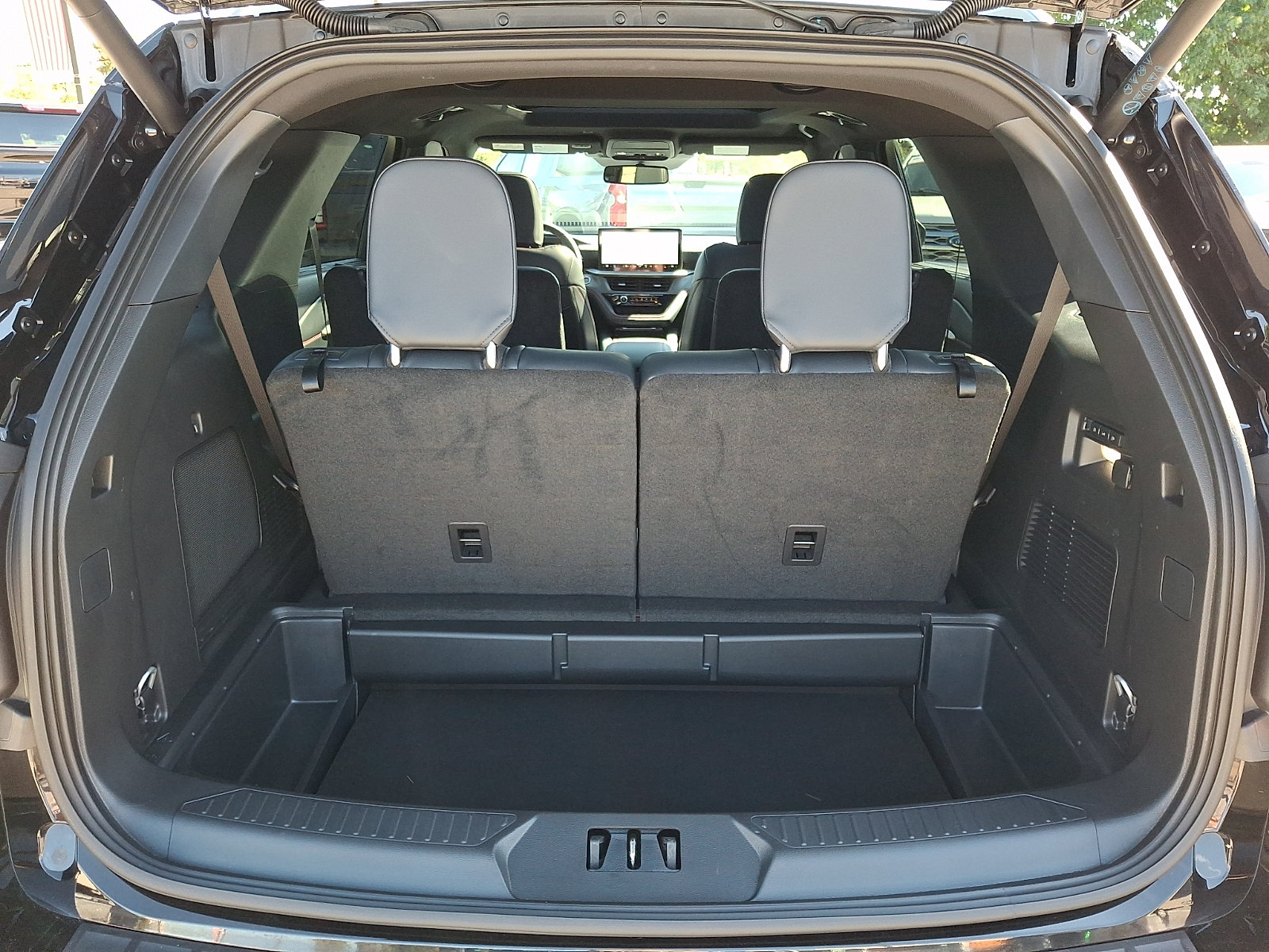 Certified 2025 Ford Explorer ST AWD/4WD image 31
