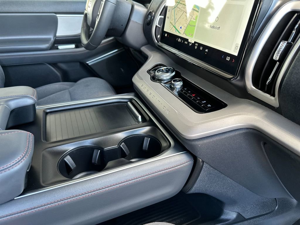 Certified 2025 Ford Expedition Active image 17