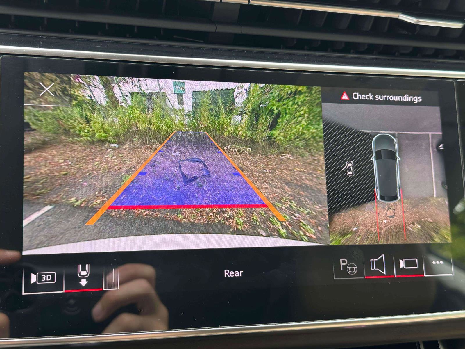 Used 2023 Audi Q8 Prestige w/ Prestige Package image 27