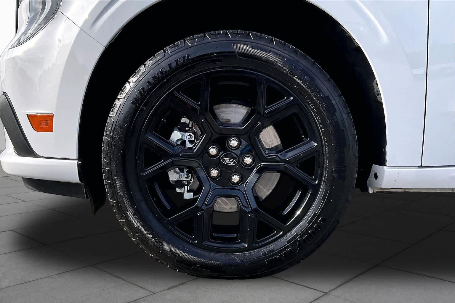 Certified 2025 Ford Maverick Lobo AWD/4WD image 11