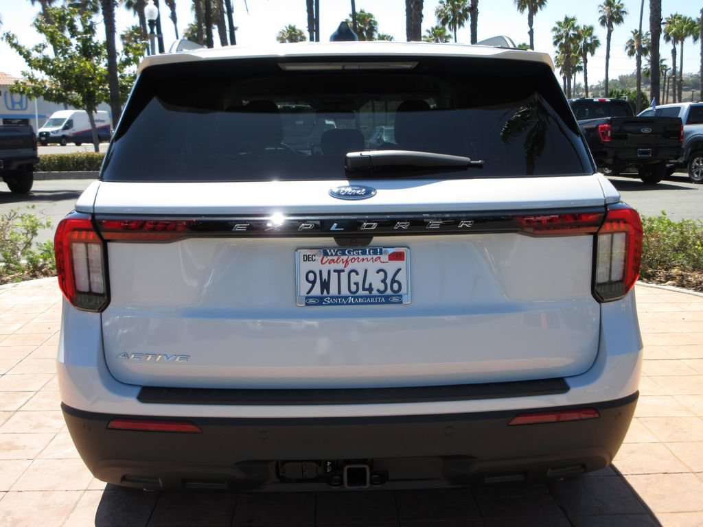 Certified 2026 Ford Explorer Active RWD image 3
