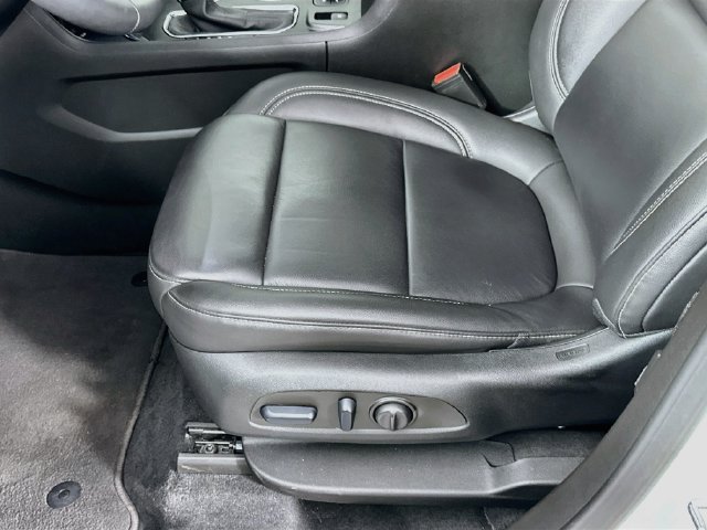 Used 2023 Chevrolet Traverse LT w/ LT Premium Package AWD/4WD image 27