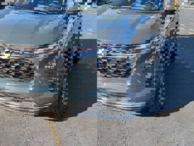 Used 2025 Chevrolet Trax LT w/ Driver Confidence Package image 2