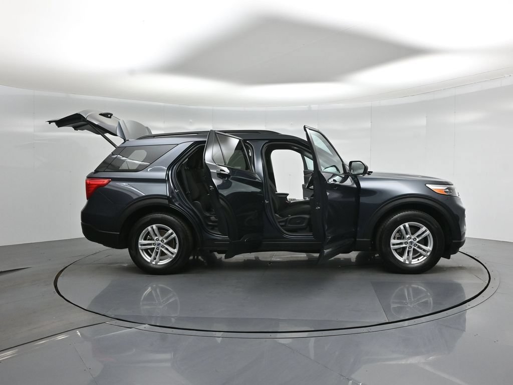 Certified 2023 Ford Explorer XLT RWD image 5
