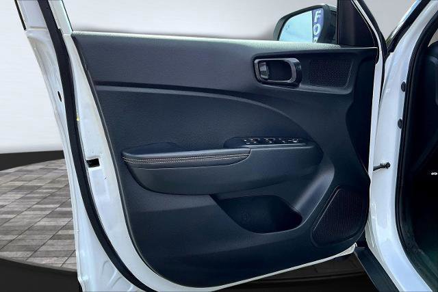 Used 2024 Hyundai Venue Limited image 25