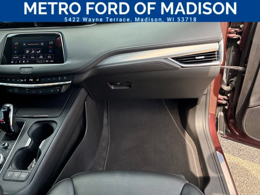 Used 2023 Cadillac XT4 Premium Luxury FWD image 48