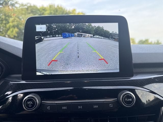 Certified 2025 Ford Escape ST-Line Select AWD/4WD image 18