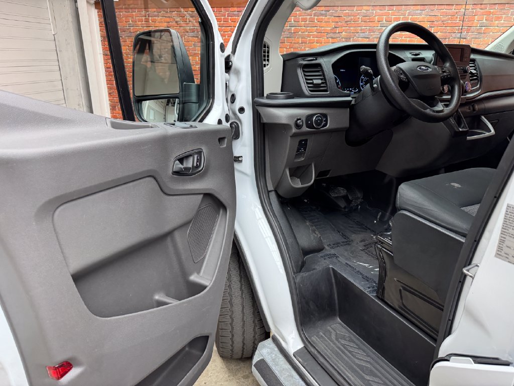 Certified 2025 Ford Transit 250 Low Roof w/ Exterior Upgrade Package RWD image 10