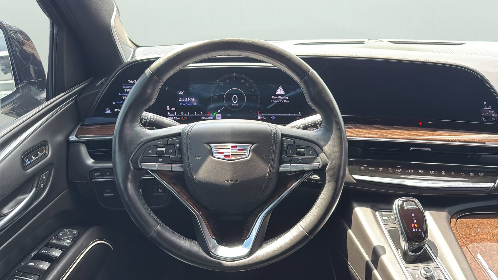 Used 2022 Cadillac Escalade Sport Platinum w/ Heavy-Duty Trailer Package AWD/4WD image 14
