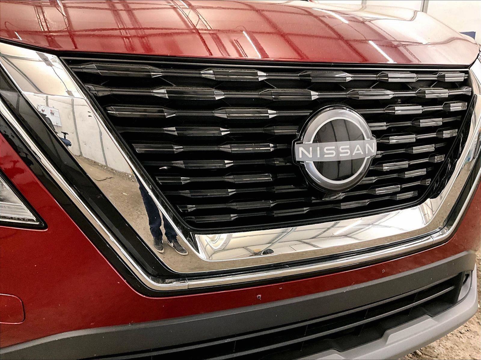 Used 2023 Nissan Rogue SV w/ SV Premium B Package image 29